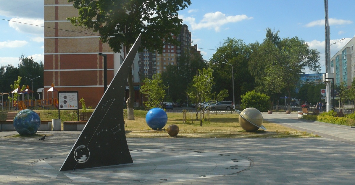 солнечная экспозиция. двойная экспозиция природа. утро лето. зал урания в московском планетарии. музей природы урала екб.