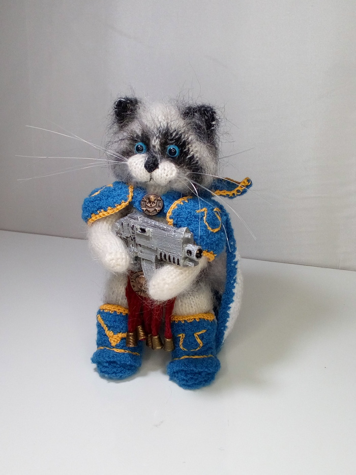 Кот-воин Вязание, Мягкая игрушка, Warhammer 40k, Ultramarines, Своими руками, Вязание спицами, Кот, Рукоделие без процесса, Длиннопост