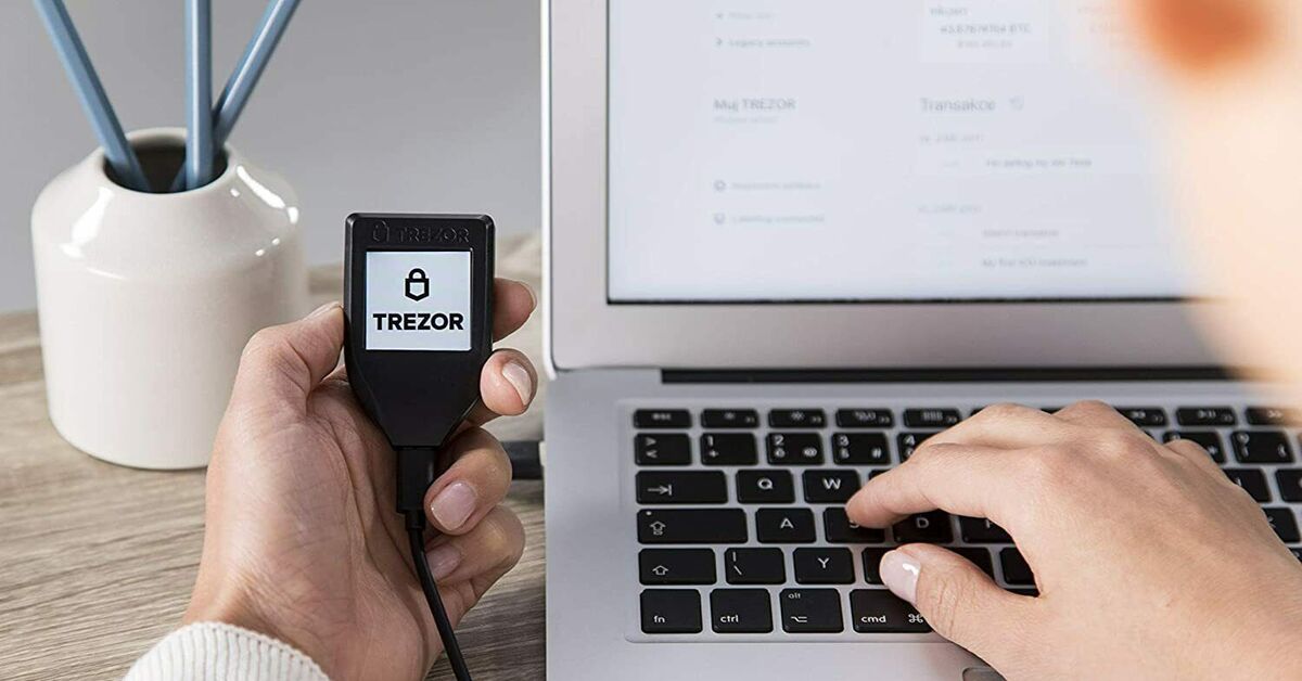 Use hardware. Трезор криптокошелек. Trezor model t. Trezor model t крипто. Холодный криптокошелек Trezor.