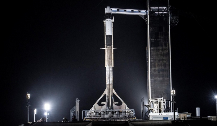     SpaceX       Falcon 9. Teslarati