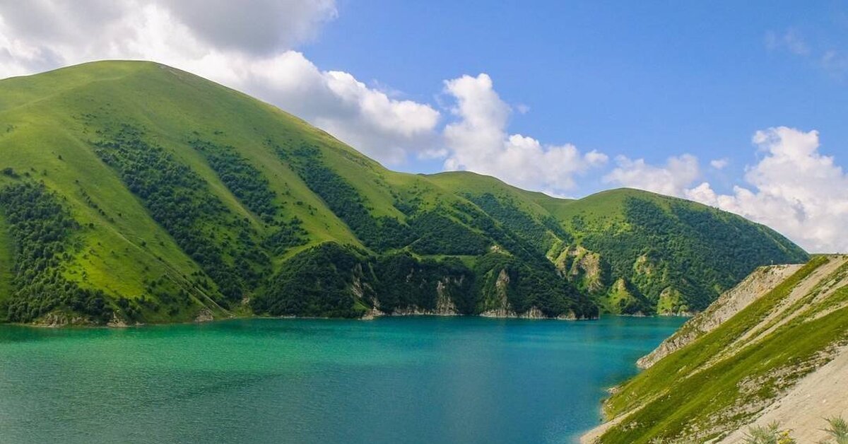Озера северного кавказа. Кезеной ам Дагестан. Озеро Кезеной. Озеро в Чечне Кезеной ам. Северный Кавказ озеро Кезеной.
