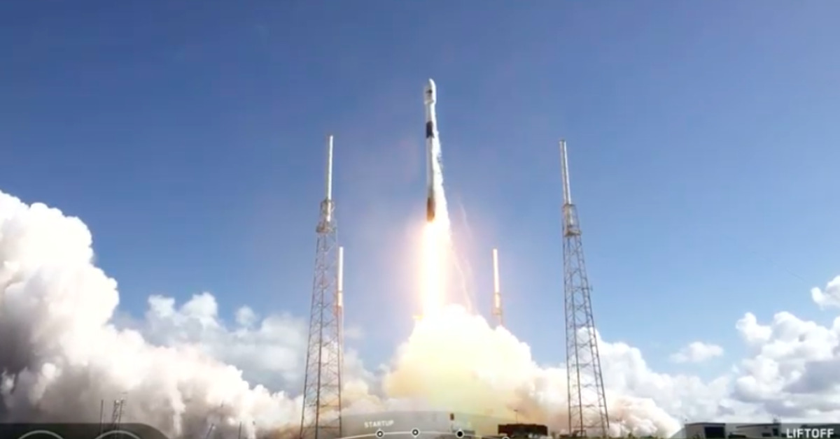 Спутник южная. Ракета SPACEX Falcon 9. Ракета Илина маска falcon9. Starlink SPACEX спутники. SPACEX Launches 58 Starlink Satellites.