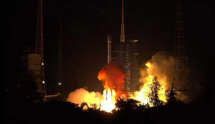 Китайская ракета Chang Zheng 3B/E запускает спутник ChinaSat 6D. NSF Запуск ракеты, Космос, Космонавтика, Технологии, Длиннопост