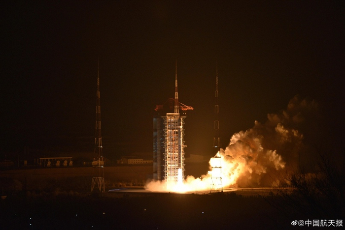 Китай запускает Chang Zheng 4C из Тайюаня с экологическим спутником Daqi-1. NSF Технологии, Космос, Запуск ракеты, Космонавтика, Китай, Длиннопост