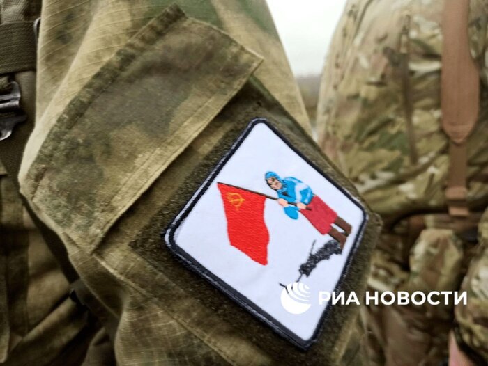 Шеврон с бабулей