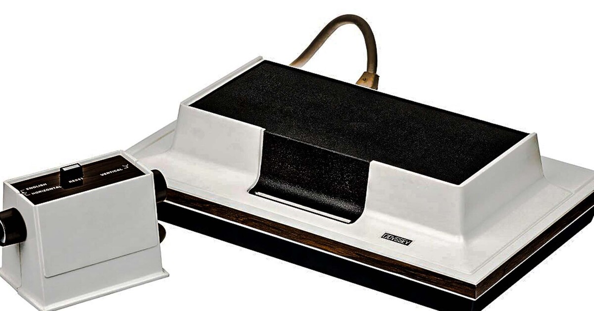 Magnavox odyssey. Magnavox Odyssey приставка. Magnavox Odyssey первая игровая приставка. Консоль Magnavox Odyssey 1972. Консоль Magnavox Odyssey.