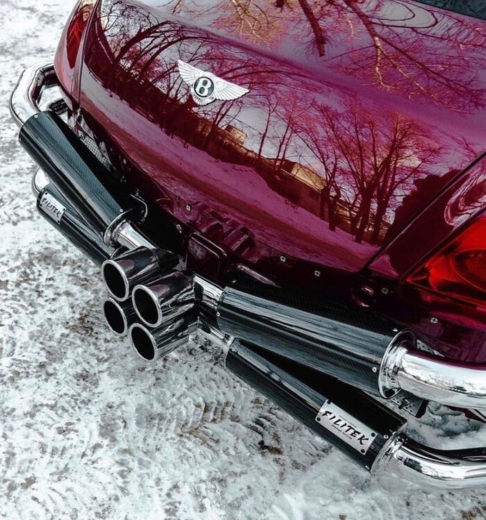 Такого еще не видел Авто, Выхлопная труба