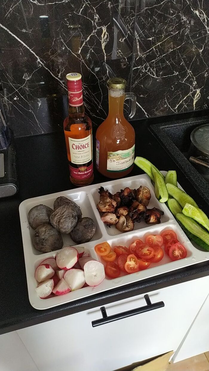 Итак начнем мерятся и да Мир Труд Май Товарищи ?