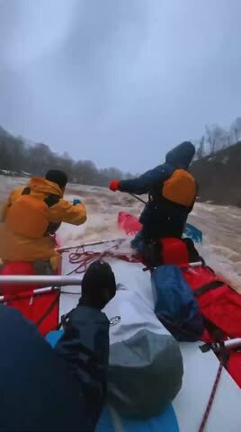 Сахалинцы открыли сезон экстремальных сплавов по реке