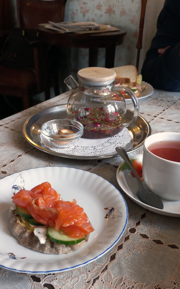 Петрозаводск за пару дней Мобильная фотография, Карелия, Петрозаводск, Онежское озеро, Буксир, Путешествие по России, Озеро, Длиннопост