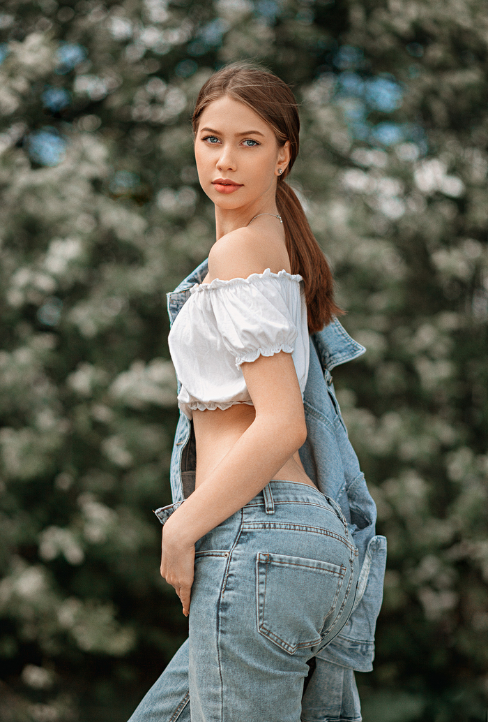 �������