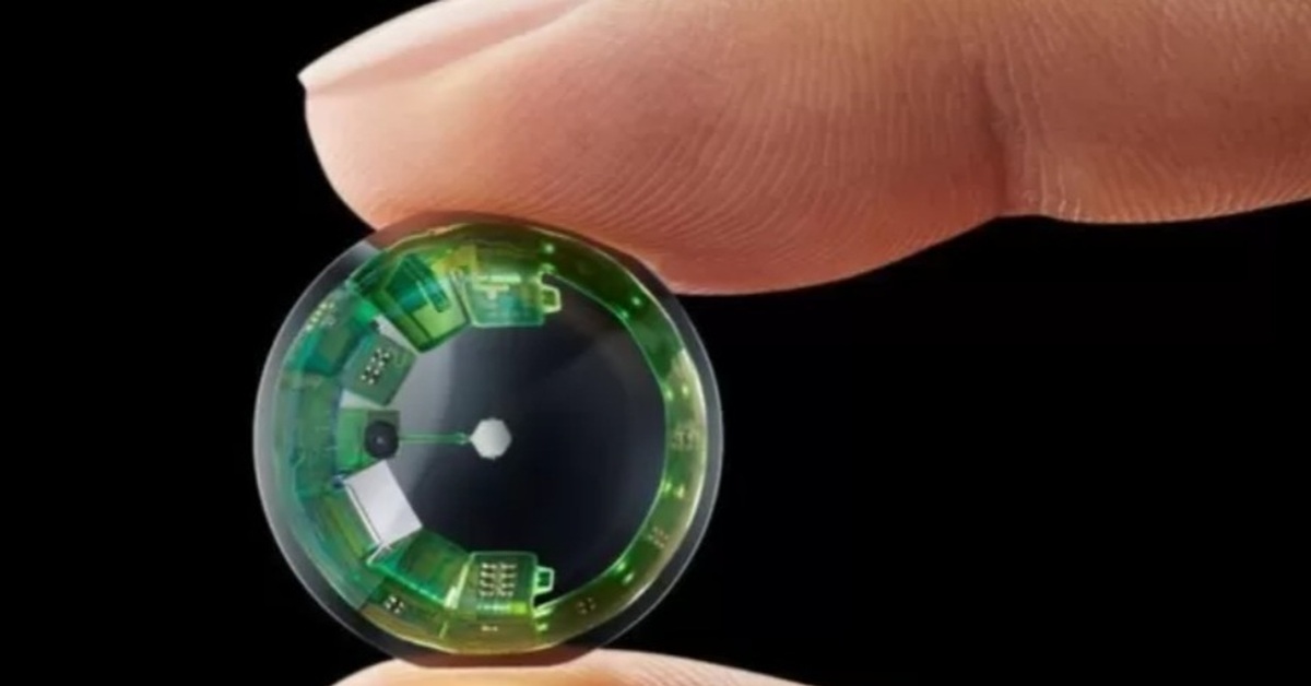 контактные линзы mojo vision. контактные линзы для глаз. цифровые контактные линзы. умные линзы для глаз. линзы с дисплеем.