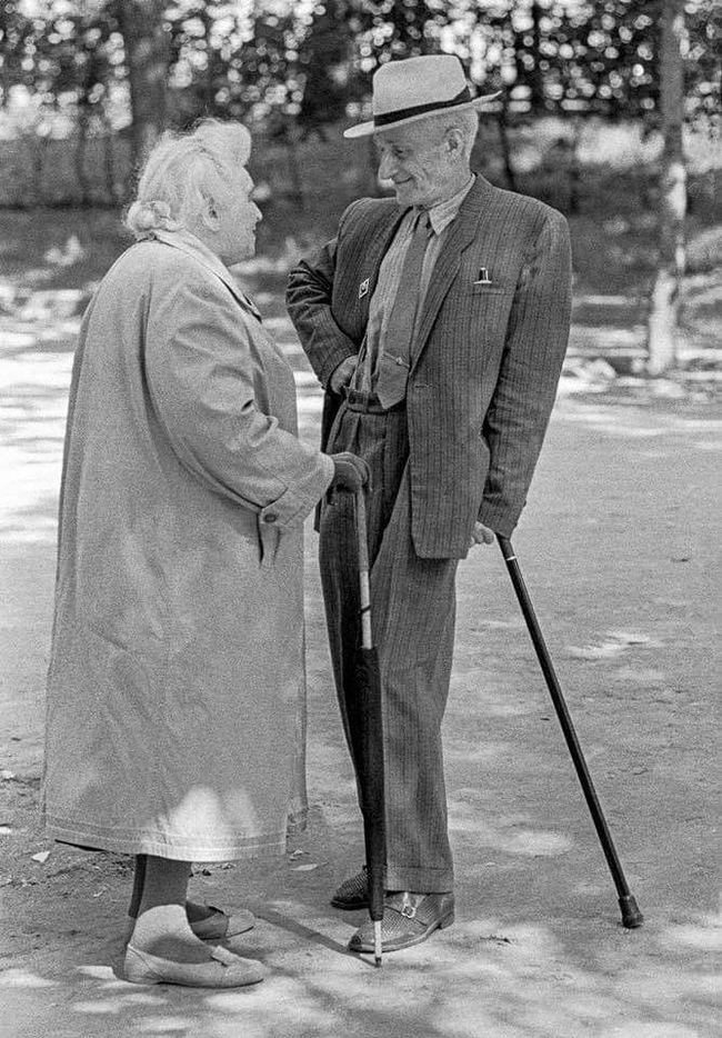 Приятная беседа, 1960-е Фотография, Беседа, СССР, Черно-белое фото