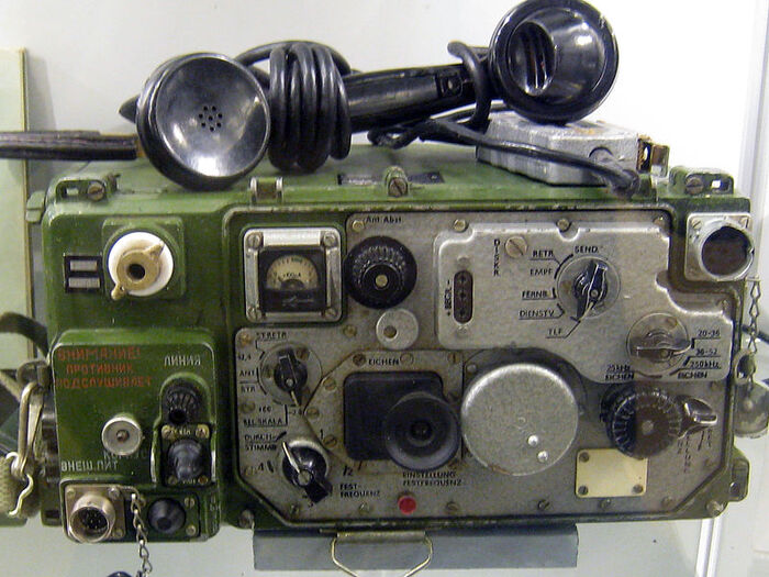 Р-107 — советская войсковая переносная радиостанция | Пикабу