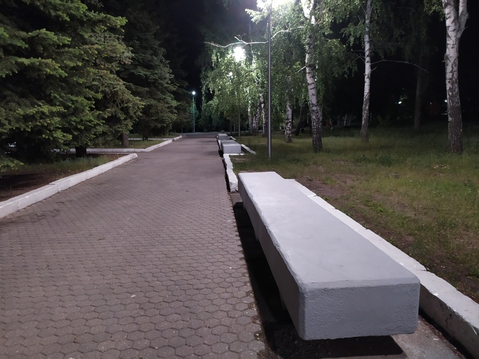 Да что ты знаешь об антивандальных скамейках?!