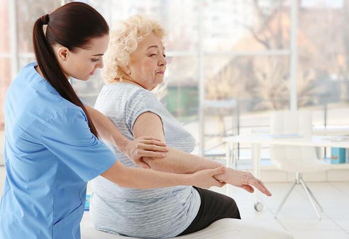 Преимущества медицинского массажа для пожилых людей