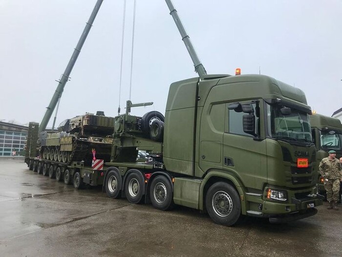Тяжёлый армейский грузовик-транспортер Scania V8 на службе в Дании Грузовик, Авто, Scania