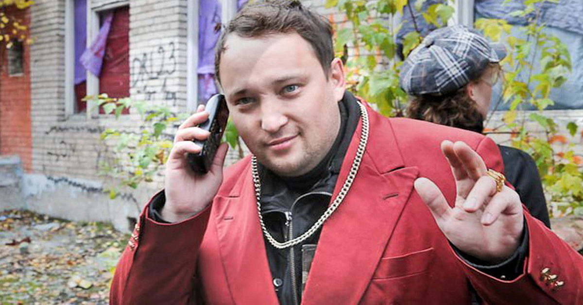 Братки 1998. Малиновый пиджак 90е бригада. Братками майами 1995. Браток из 90-х в малиновом пиджаке. 90е братки.