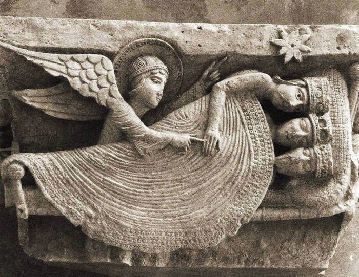 А потом аккуратно заворачиваете блинчик,чтоб не рассыпать волхвов