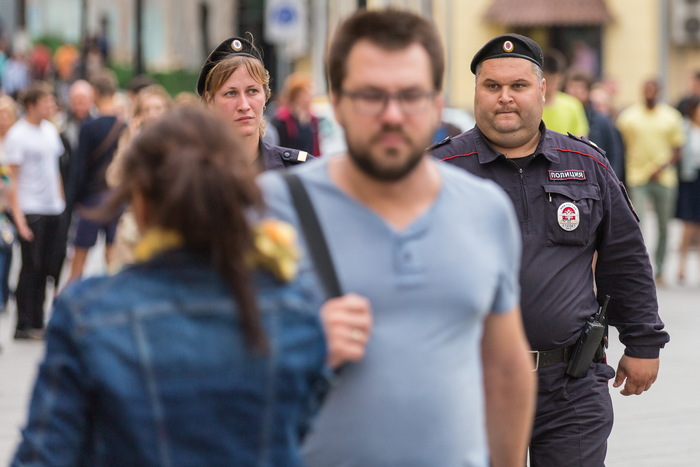 Шёл по улице оптимист...