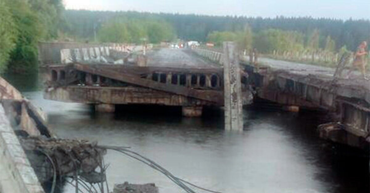 Черниговский мост взорван. Разрушение моста через реку сейм. Разрушение моста через реку сейм. Разрушение моста через реку сейм. Купянск мост.