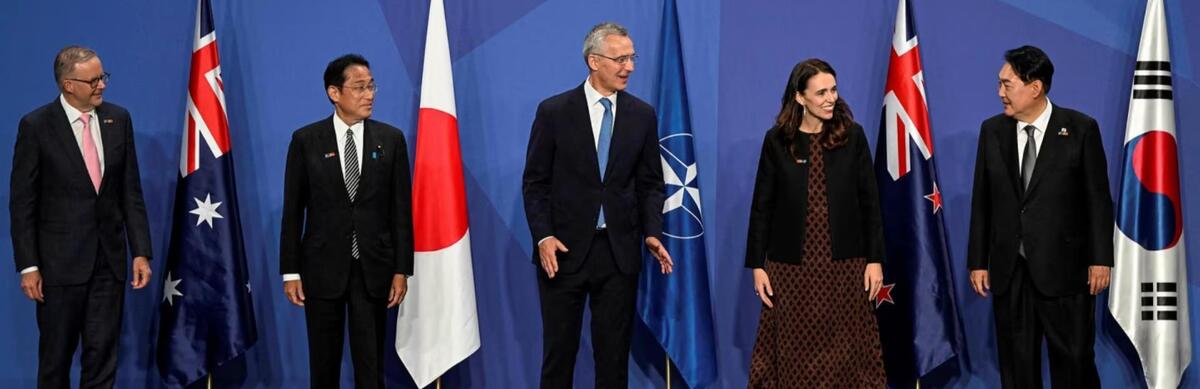 Азия австралия корея. Карта китая и филиппин. Азия австралия корея. Австралийцы корейцы. Азия австралия корея.