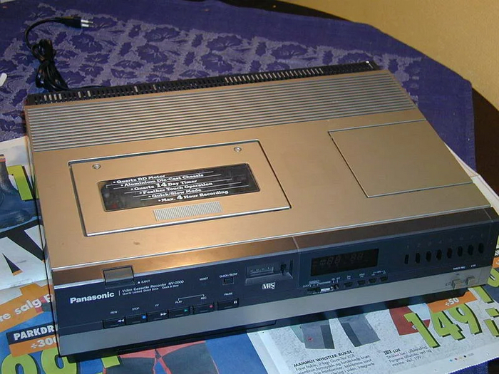 Время, когда видеокассеты были большие Видеосалон, Кассета, Видеокассеты, Видеомагнитофон, Малый бизнес, Бизнес по-русски, Истории из жизни, 80-е, 90-е, Фильмы 80-х, Воспоминания, СССР, Видео, YouTube, Длиннопост