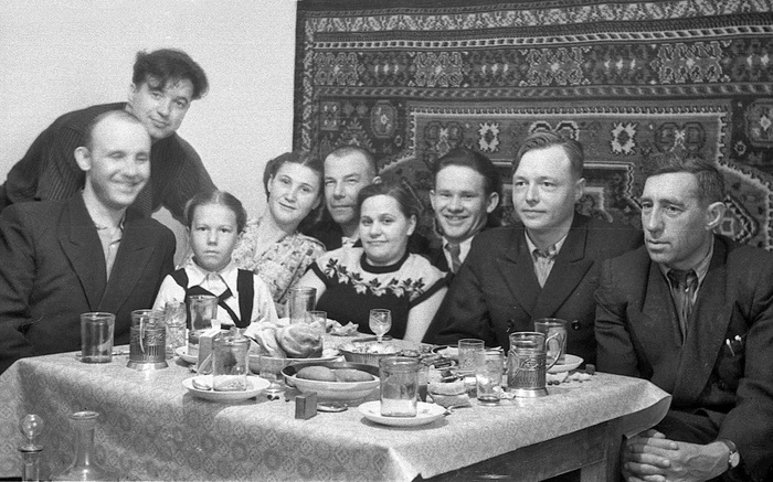 Чаепитие, псгт. Тикси 1954