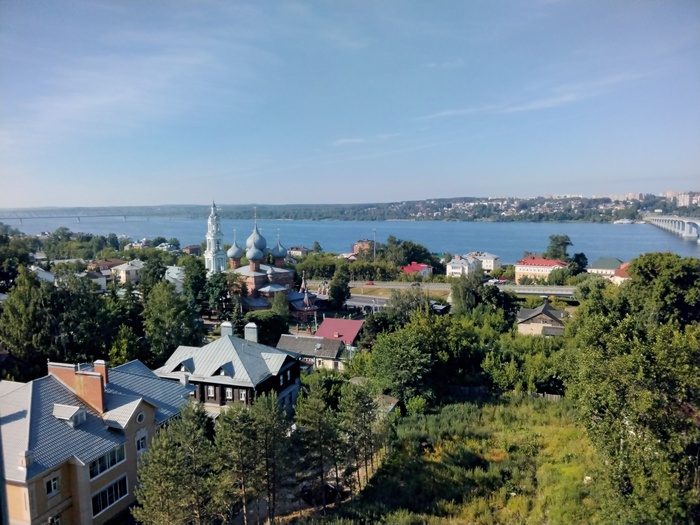 Вид на Кострому с девятого этажа гостинницы Волга