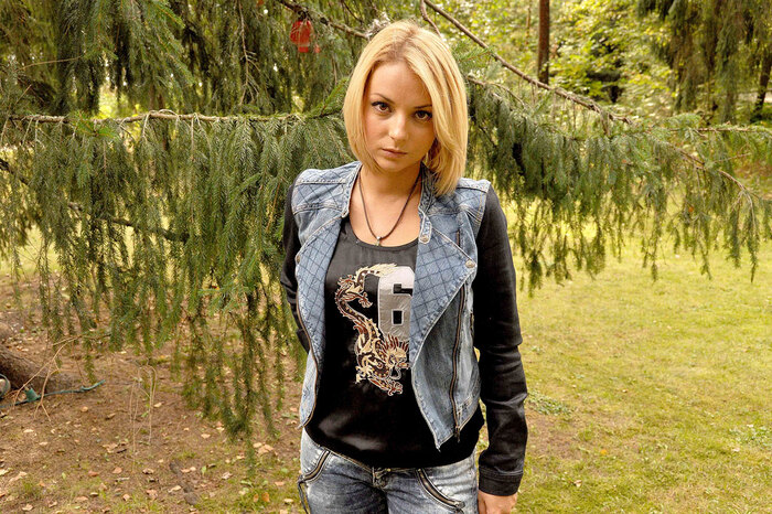 А эту девушку вы ещё помните?