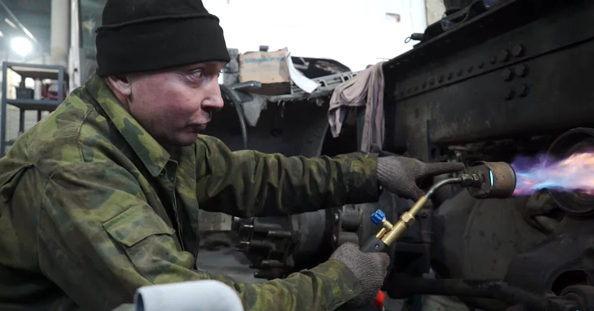 Уникальная операция: замена осей балансира на Скания | Пикабу