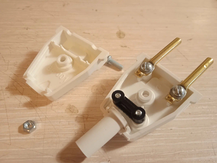 Купил вилку, а оказалась это гильотина | Пикабу