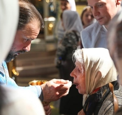 Они точно правильно поняли процесс? Мощи, Процесс, Прикосновение, Причастие, Новости, Религия, Длиннопост