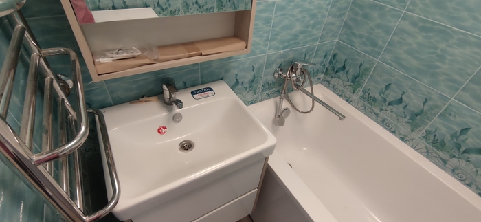 Шёл 2022 год, а дельфинчики все ещё с нами)) Ремонт санузла, Дельфинарий, Длиннопост