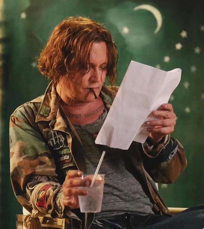 Джонни на съемках короткометражного фильма "Море рассвета"