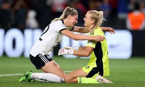 Футбол, девченки