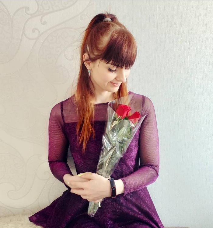 Любовь как роза красная...(стихи)