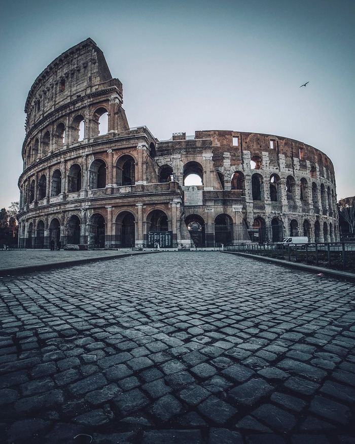 Колизей изначально был полностью облицован мрамором