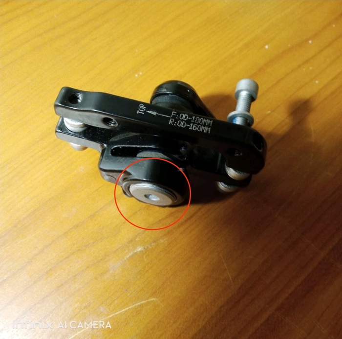 Где найти? Болт регулируемый неподвижную колодку тормоза