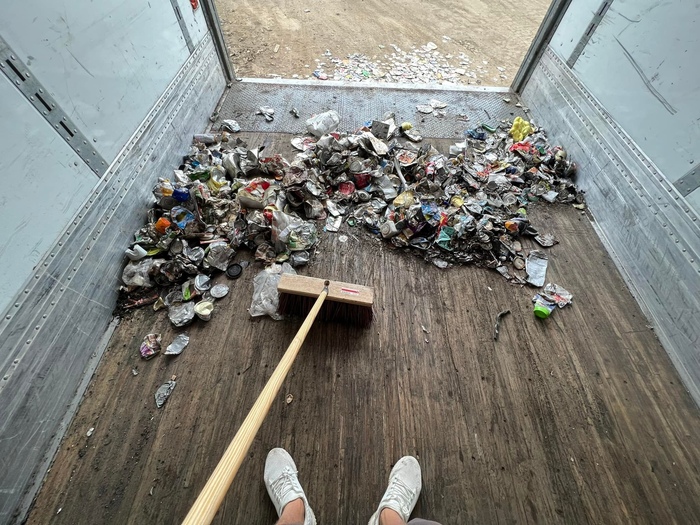 Отряд мух самоубийц в придачу