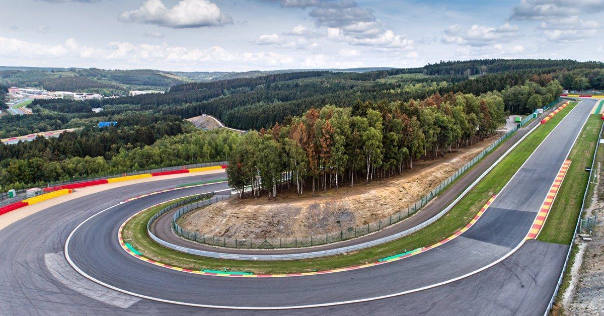 Поворот лет. Спа-Франкоршам. Повороты спа-Франкоршам. Трасса Spa Francorchamps. Спа Франкоршам трасса красная вода.