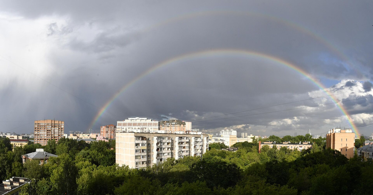 Радуга москва. Радуга над Тушино. Радуга над Тушино 2010. Радуга над северным Тушино 2010. Радуга над Кисловодск.