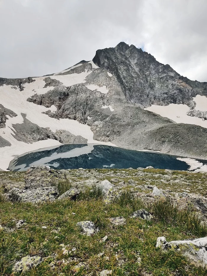 Горы в прохладном