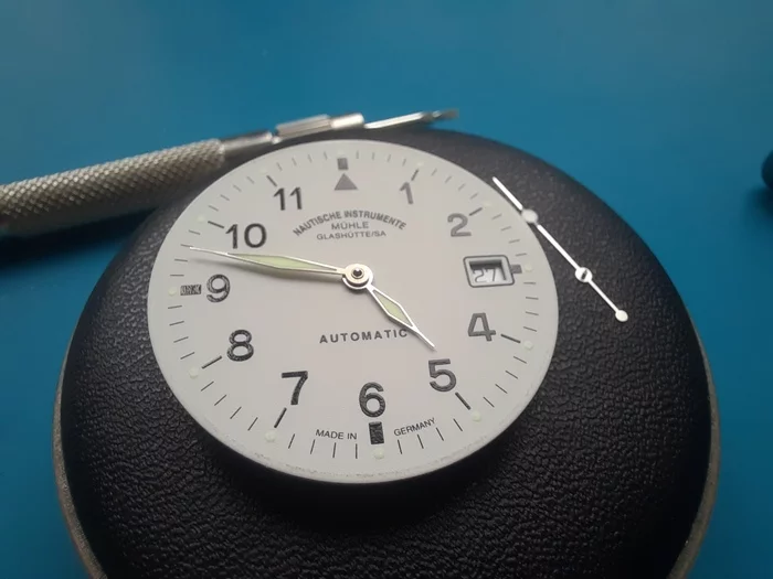 Одни часы отстают на 25 минут. Реставрация часов. Германские часы d. r. Patent 425605. Как отключается бой на германских часах Вехрле..