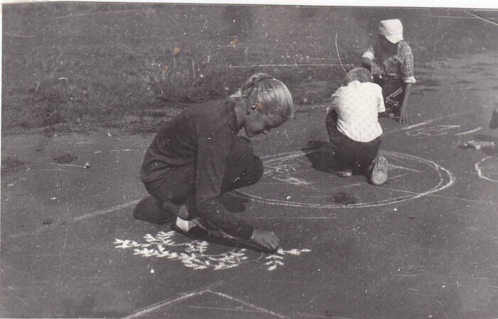 Конкурс рисунков на асфальте, 60-e