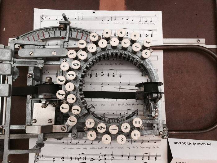 Музыкальная пишущая машинка 1936 года