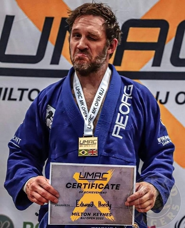 Актер Том Харди занял первое место на турнире по bjj | Пикабу