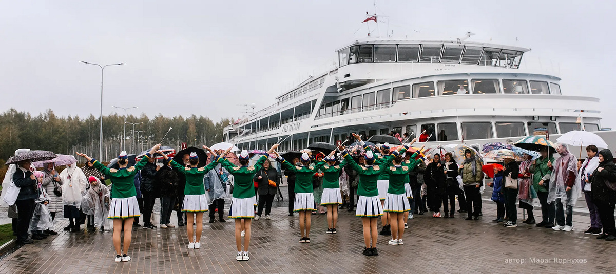 Теплоход перевозящий авто