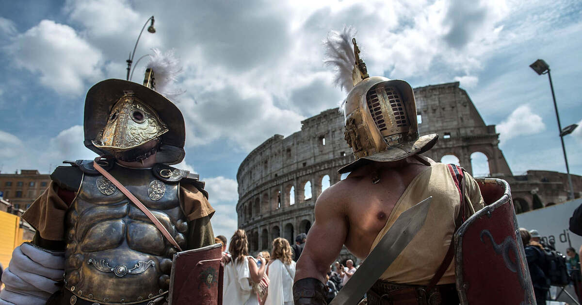 Где находились гладиаторы. Древний Рим Арена гладиаторов. Бои гладиаторов в древнем Риме. Гладиаторские бои в древнем Риме.