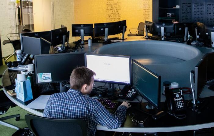 Минцифры просит IT-компании выплачивать мобилизованным сотрудникам не менее 80% зарплаты